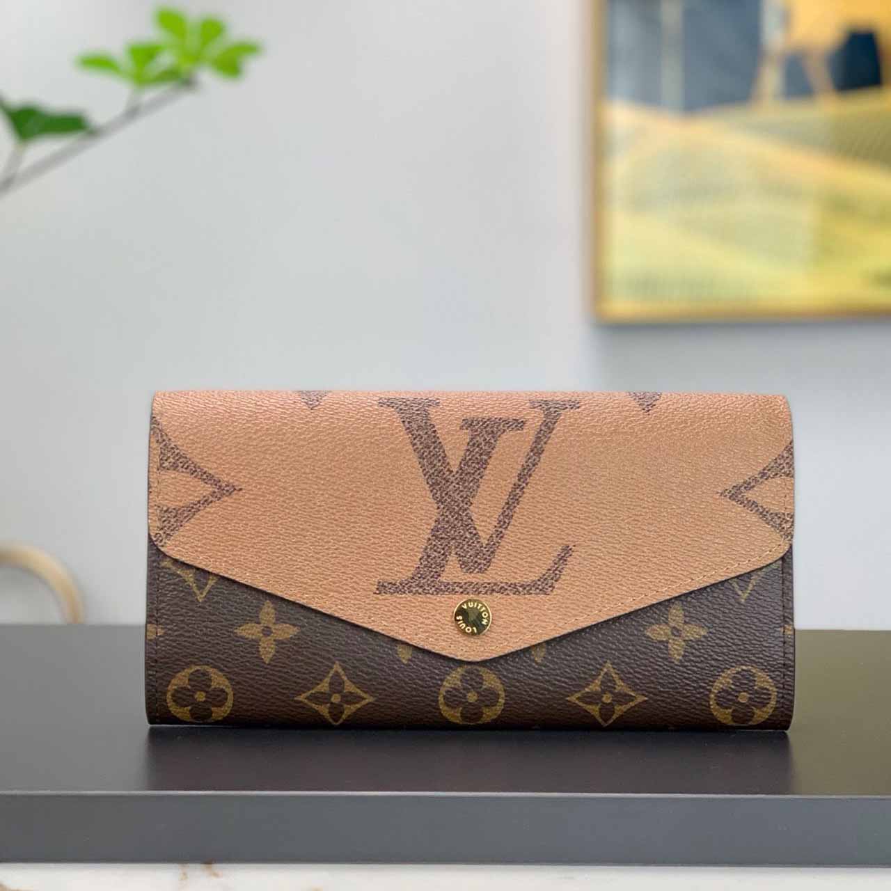 Louis Vuitton  Sarah Wallet (19-10.5-2CM)   M80726 - DopestKickz