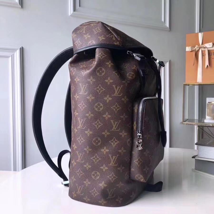 Louis Vuitton Christopher PM (22-44-15cm)   M43735 - DopestKickz