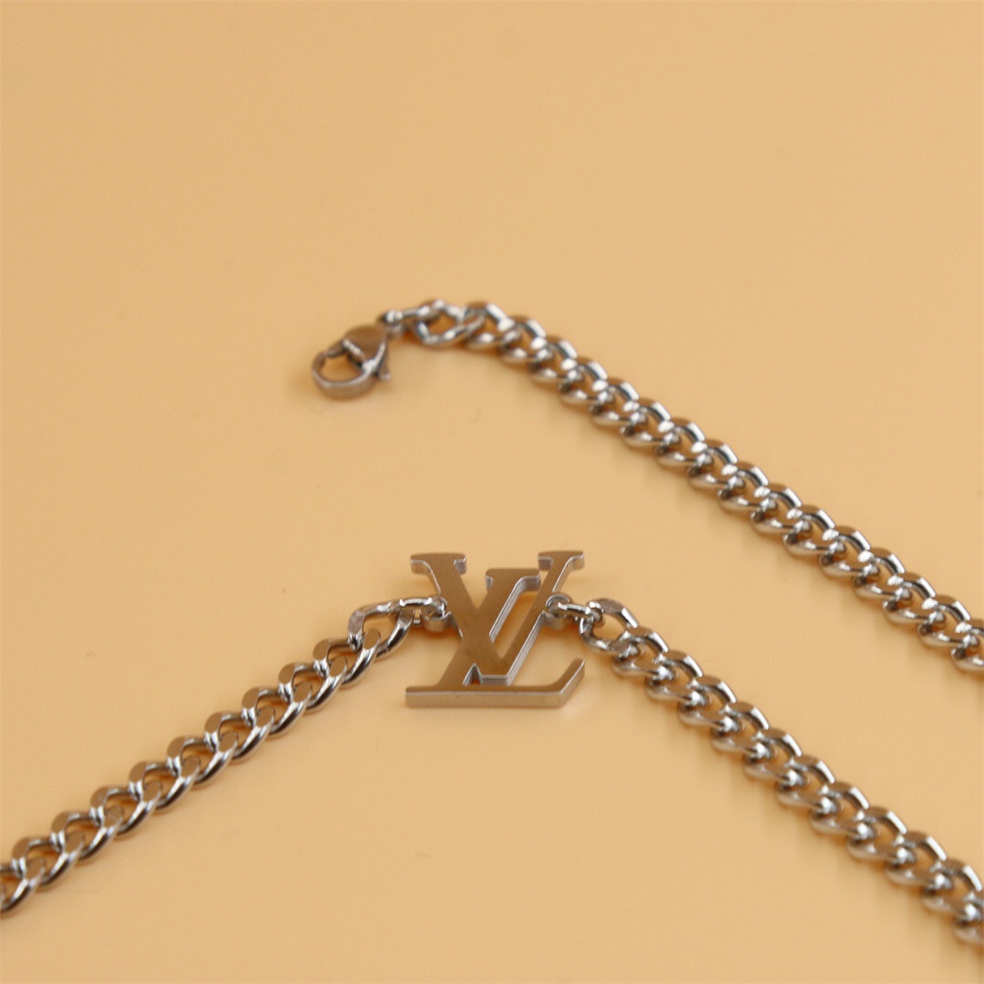 Louis Vuitton LV Sunrise Necklace   M00652 - DopestKickz