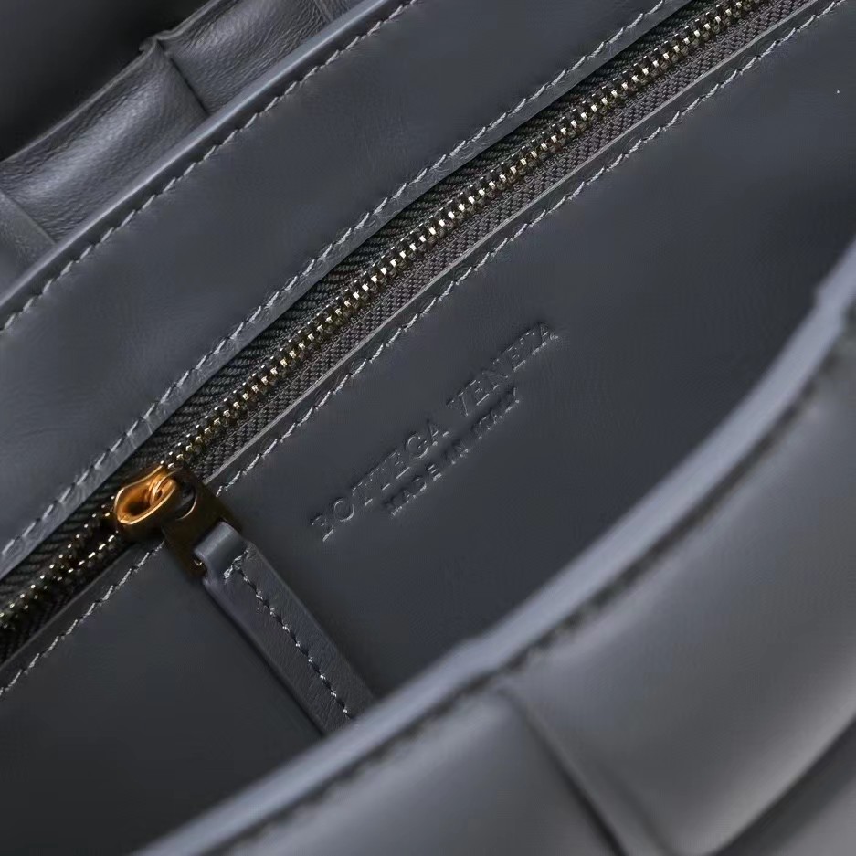 Bottega Veneta Padded Cassette(26-18-8CM) - DopestKickz