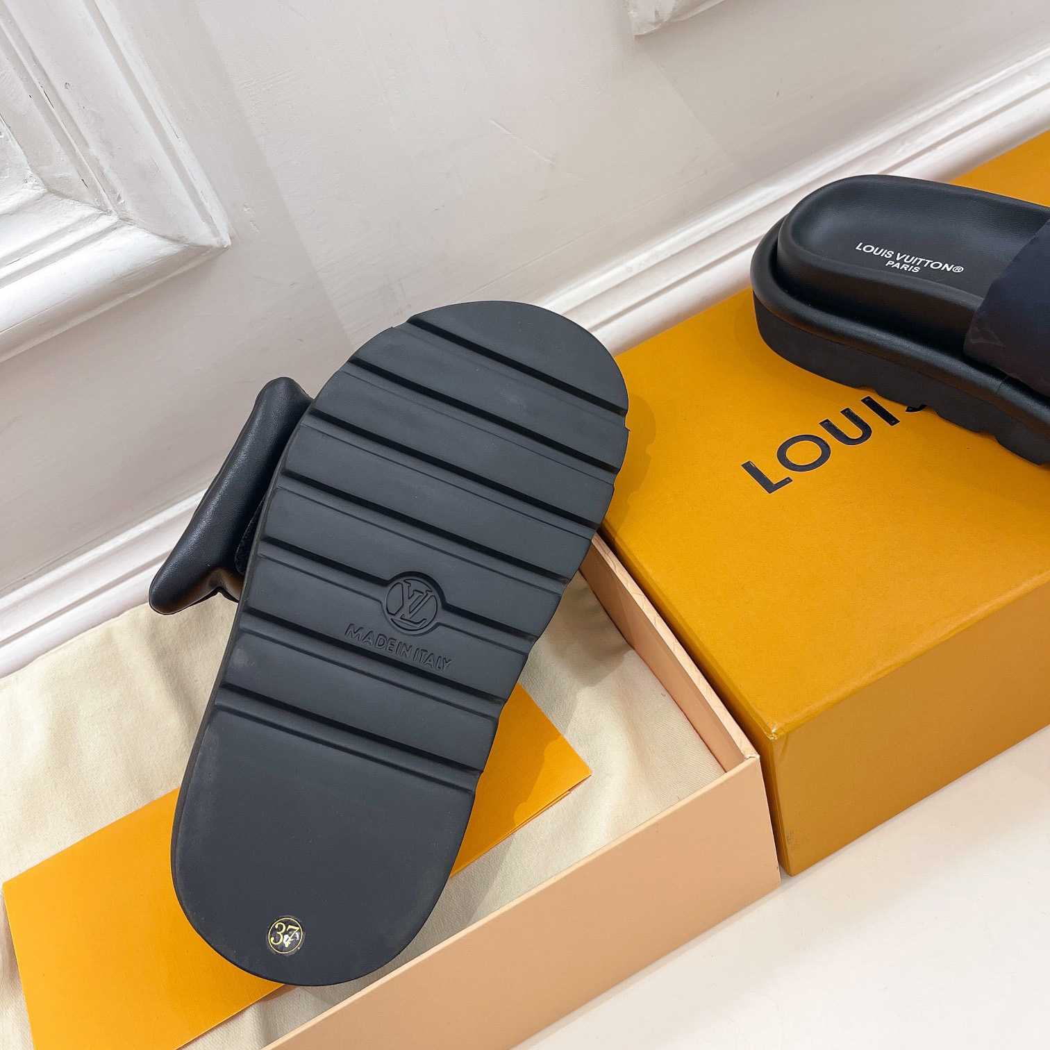 Louis Vuitton Pool Pillow Comfort Mule       - DopestKickz