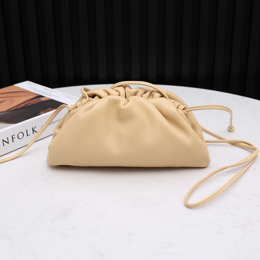 Bottega Veneta Mini Pouch(23-13-8cm) - DopestKickz