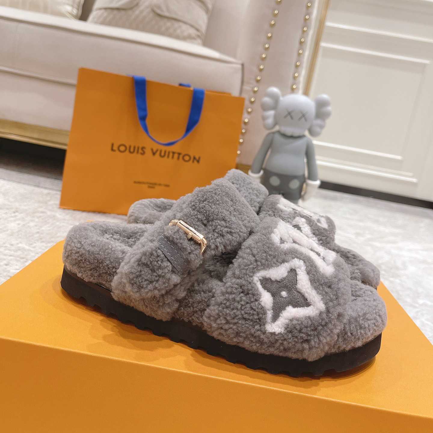Louis Vuitton  Paseo Flat Comfort Mule - DopestKickz