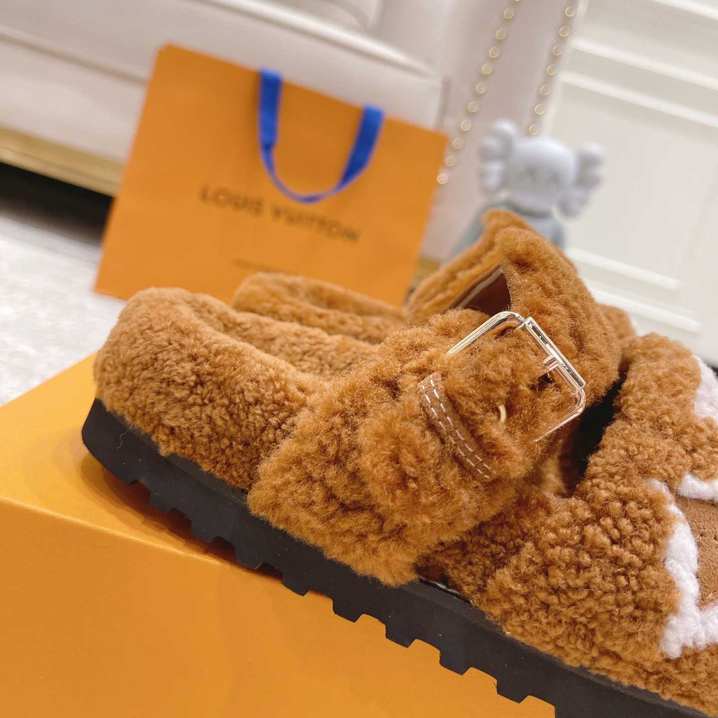 Louis Vuitton  Paseo Flat Comfort Mule     1AACRN - DopestKickz