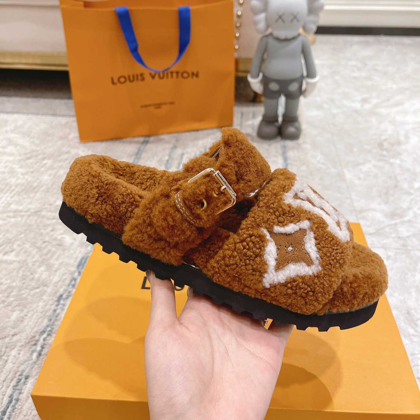 Louis Vuitton  Paseo Flat Comfort Mule     1AACRN - DopestKickz