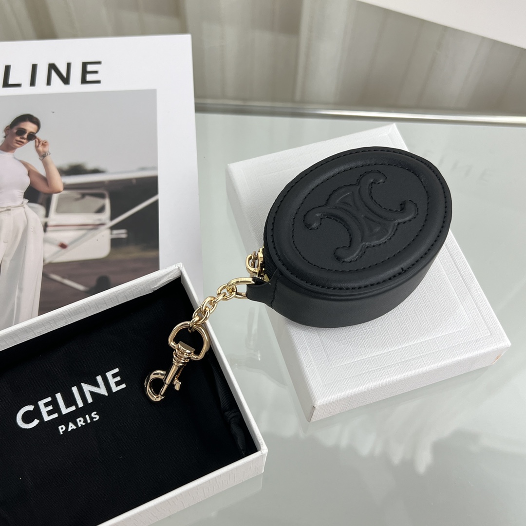 Celine Purse With Hook Cuir Triomphe In Smooth Calfskin  - DopestKickz