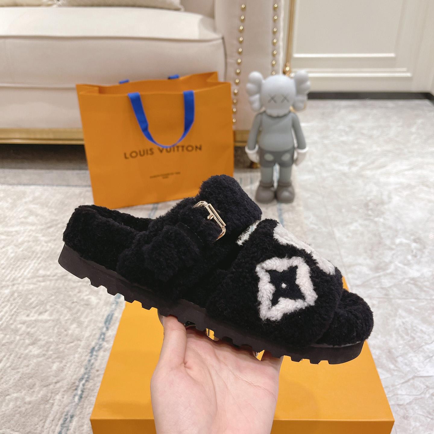 Louis Vuitton  Paseo Flat Comfort Mule     1AACR8 - DopestKickz