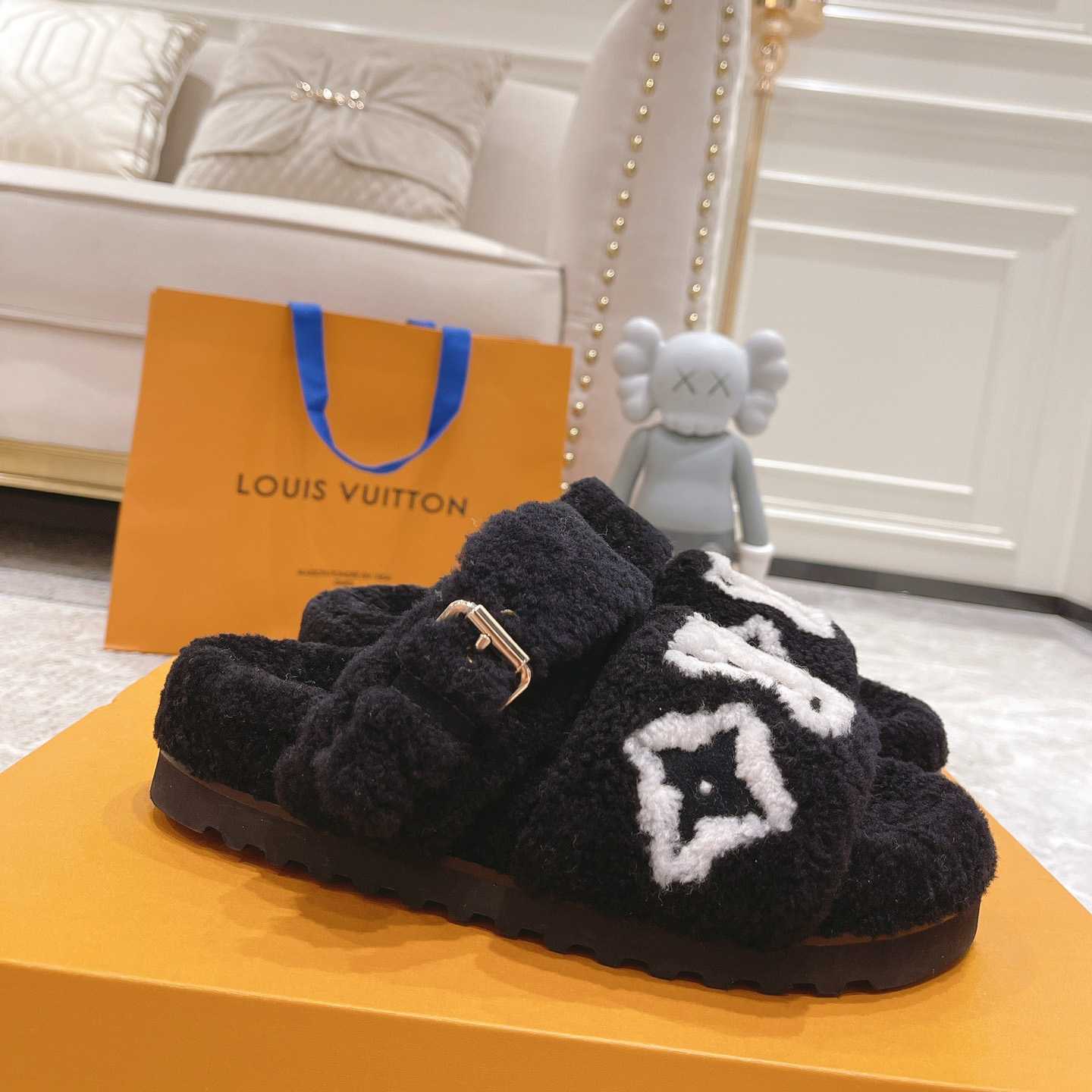 Louis Vuitton  Paseo Flat Comfort Mule     1AACR8 - DopestKickz