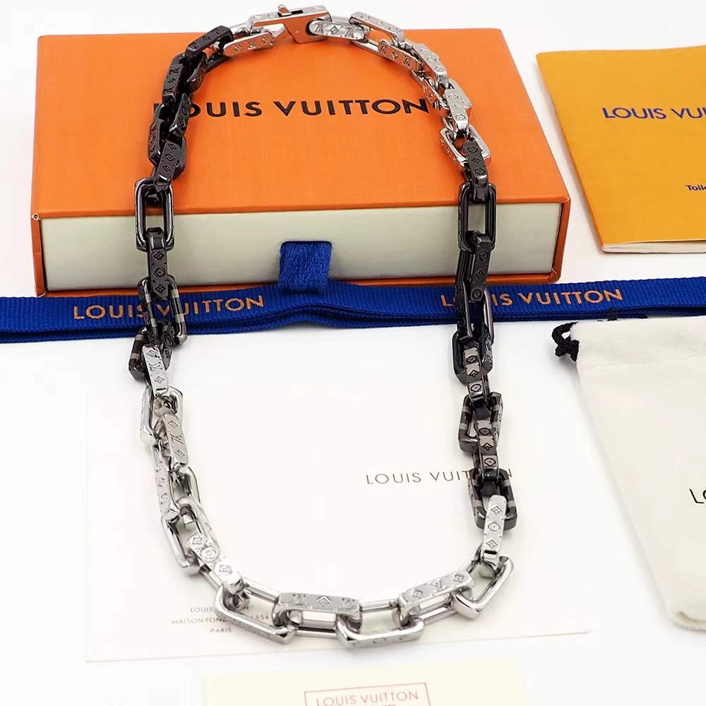 Louis Vuitton Monogram Chain Necklace    M00677 - DopestKickz