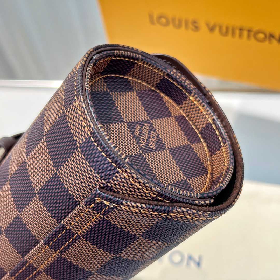 Louis Vuitton  3 Watch Case    - DopestKickz
