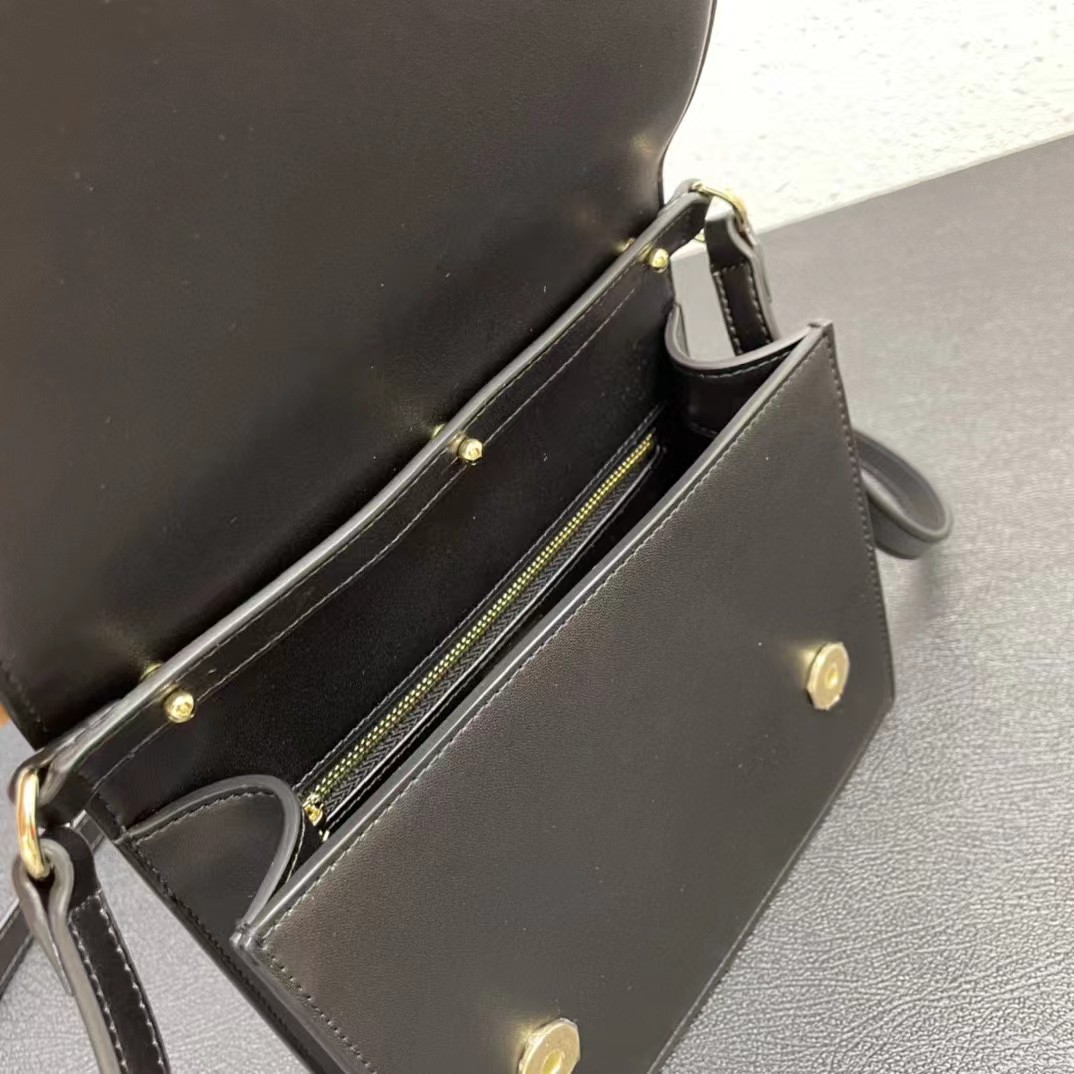 Dolce & Gabbana Calfskin DG Logo Crossbody Bag(20-16-5cm) - DopestKickz
