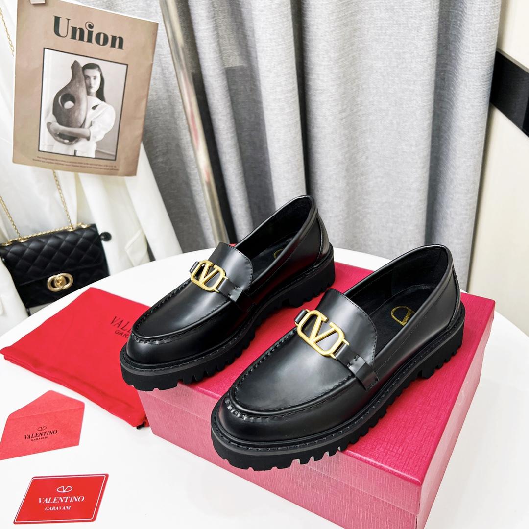 Valenti VLogo Signature Calfskin Loafer  - DopestKickz