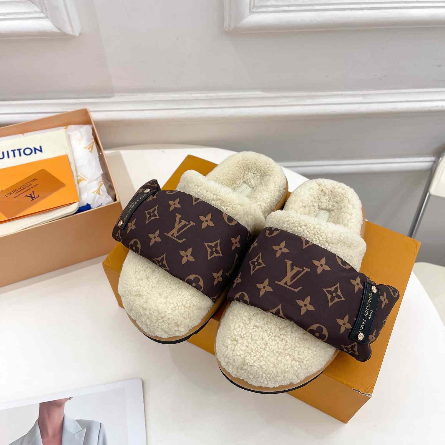 Louis Vuitton Slipper Pillow Flat Comfort Mule    1AAM41 - DopestKickz