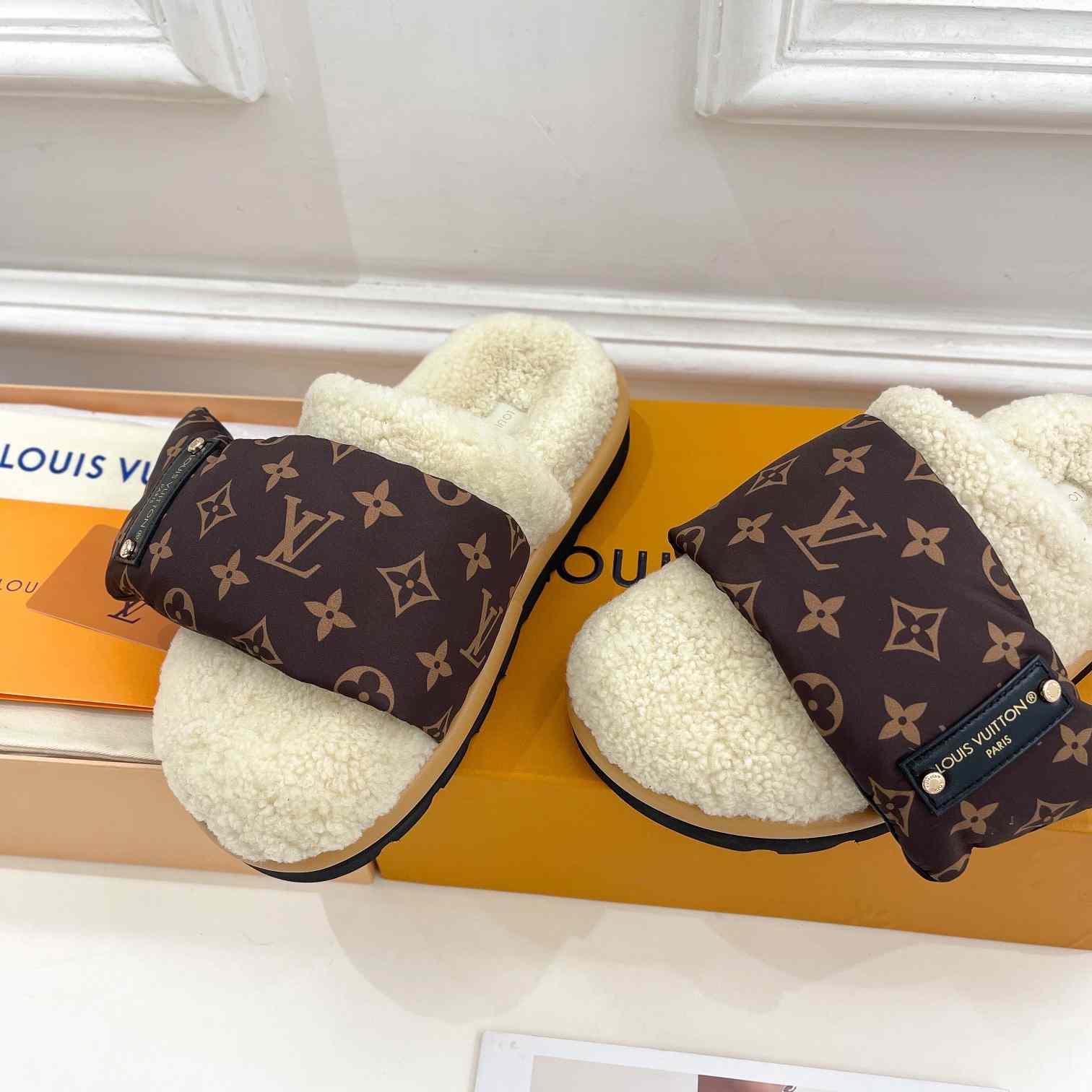 Louis Vuitton Slipper Pillow Flat Comfort Mule    1AAM41 - DopestKickz