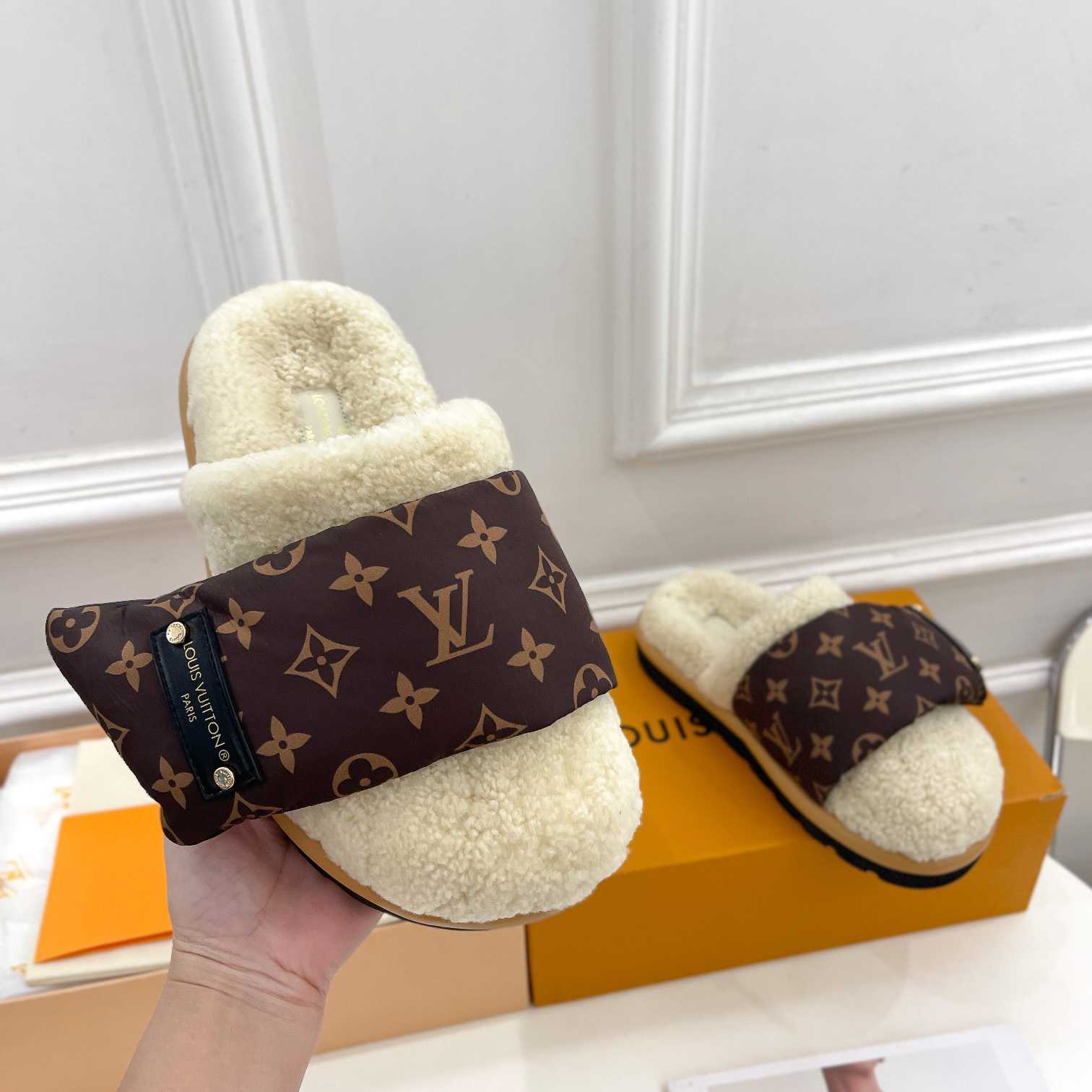 Louis Vuitton Slipper Pillow Flat Comfort Mule    1AAM41 - DopestKickz