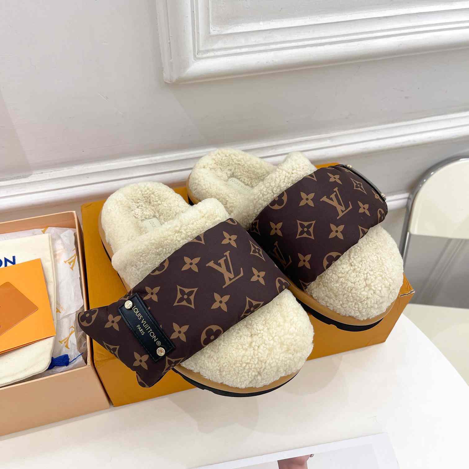 Louis Vuitton Slipper Pillow Flat Comfort Mule    1AAM41 - DopestKickz