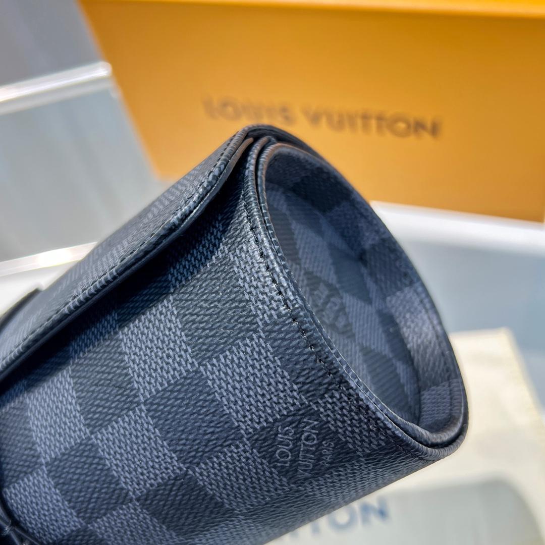 Louis Vuitton  3 Watch Case    - DopestKickz