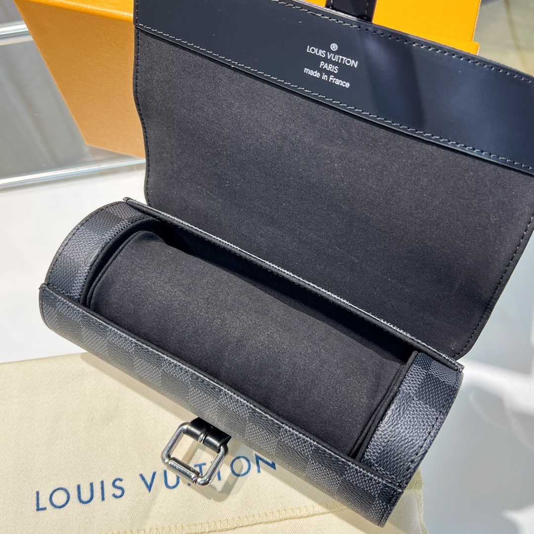 Louis Vuitton  3 Watch Case    - DopestKickz