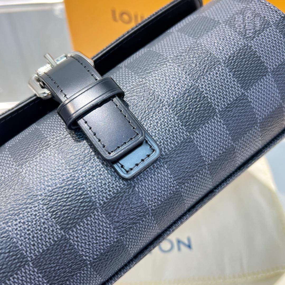 Louis Vuitton  3 Watch Case    - DopestKickz