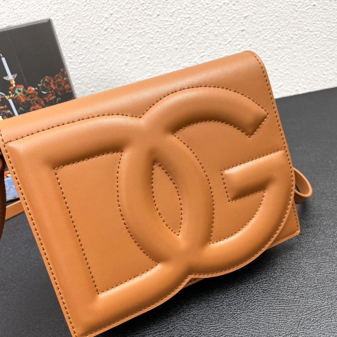 Dolce & Gabbana Calfskin DG Logo Crossbody Bag(20-16-5cm) - DopestKickz