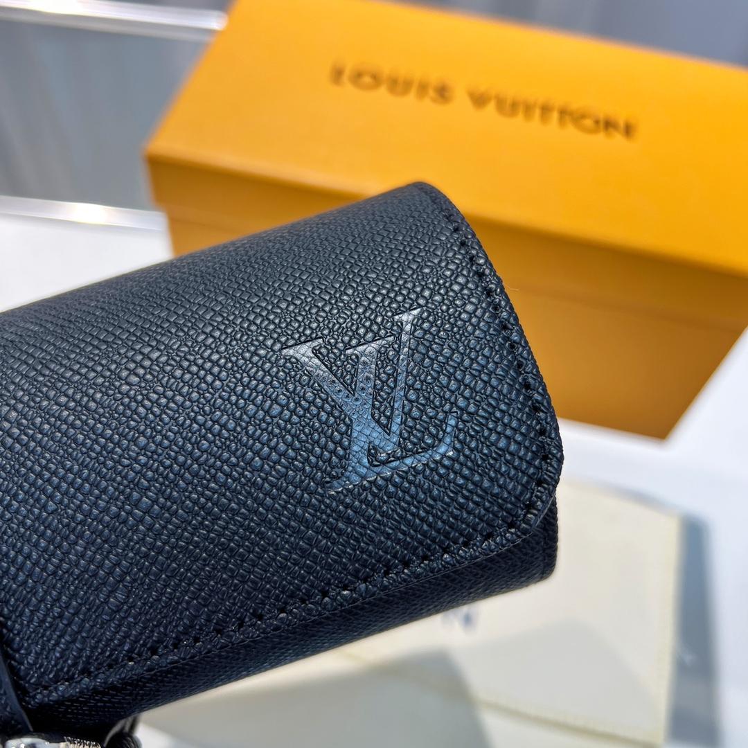 Louis Vuitton  3 Watch Case    - DopestKickz
