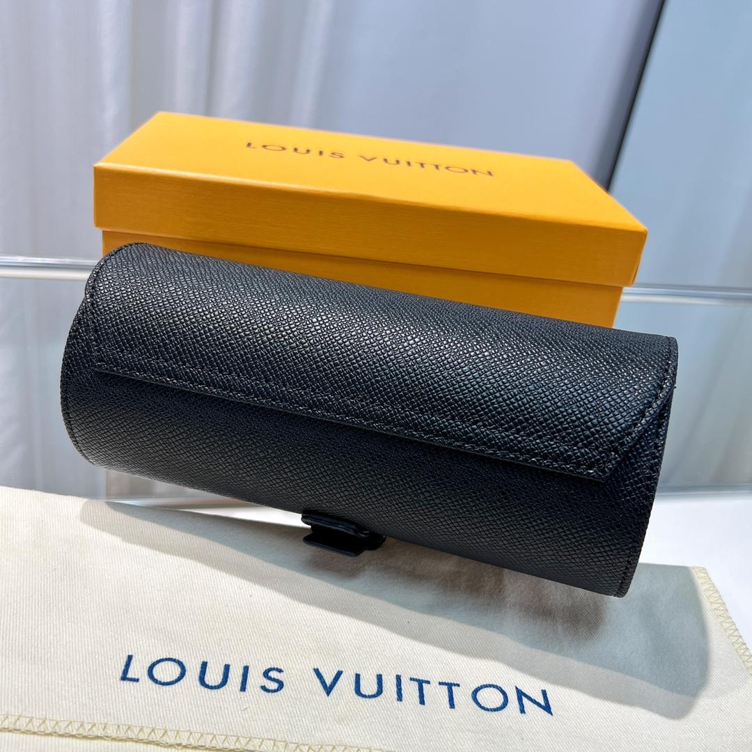 Louis Vuitton  3 Watch Case    - DopestKickz