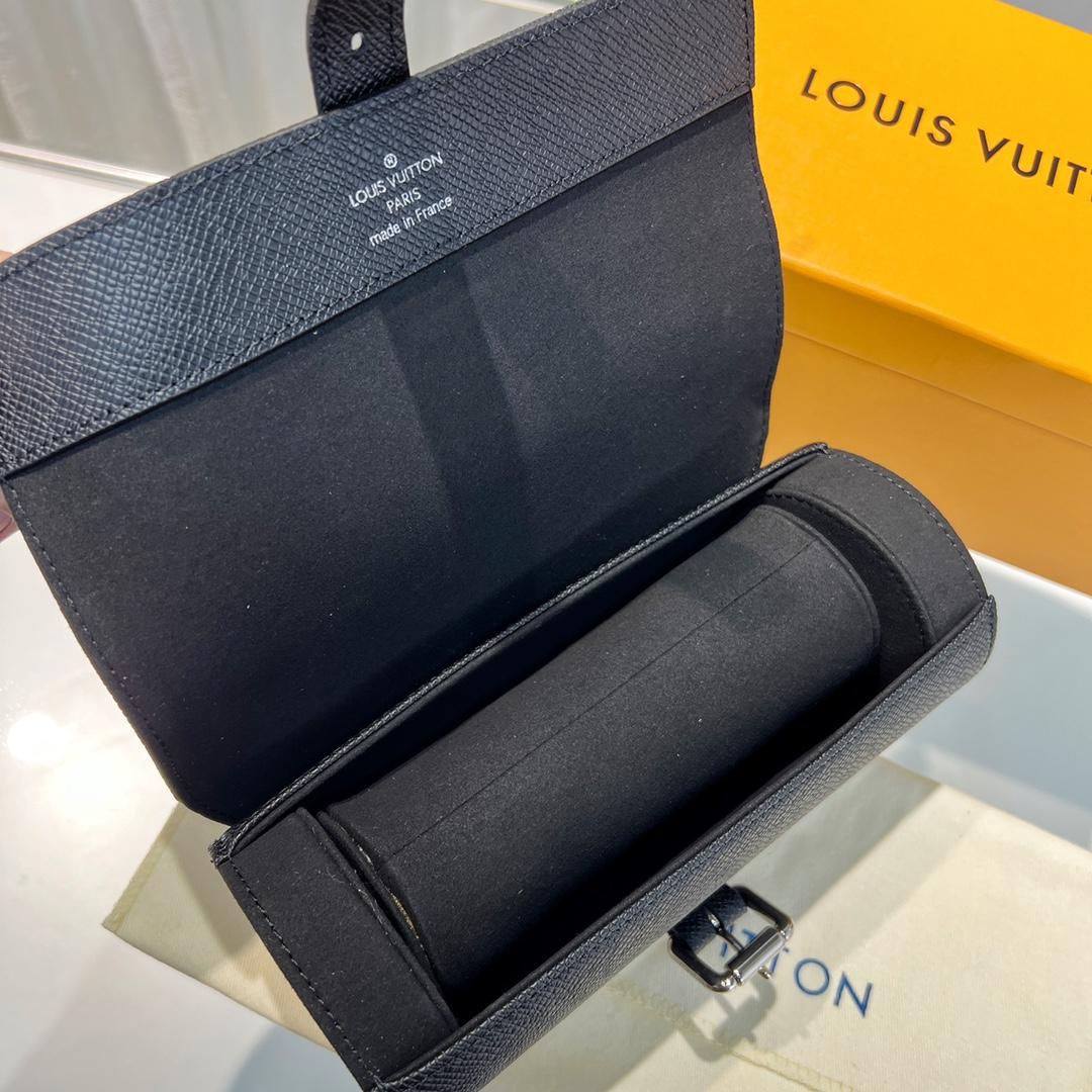 Louis Vuitton  3 Watch Case    - DopestKickz