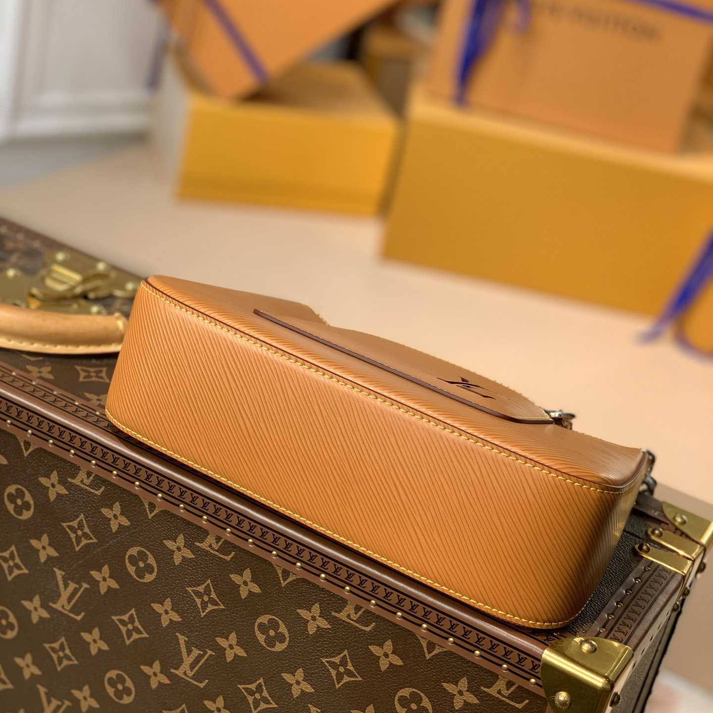 Louis Vuitton Marelle Handbag(25-15-8cm)   M80794 - DopestKickz