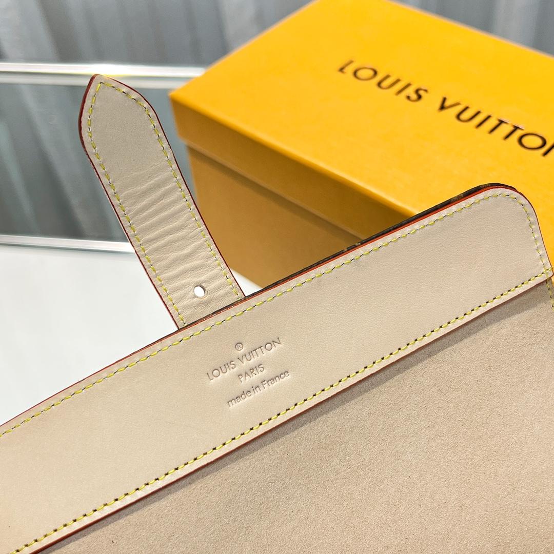 Louis Vuitton  3 Watch Case   M47530 - DopestKickz