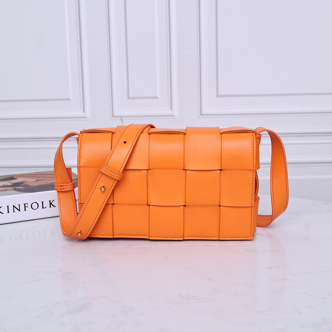 Bottega Veneta Cassette Intreccio Leather Cross-Body Bag(23-15-5cm) - DopestKickz