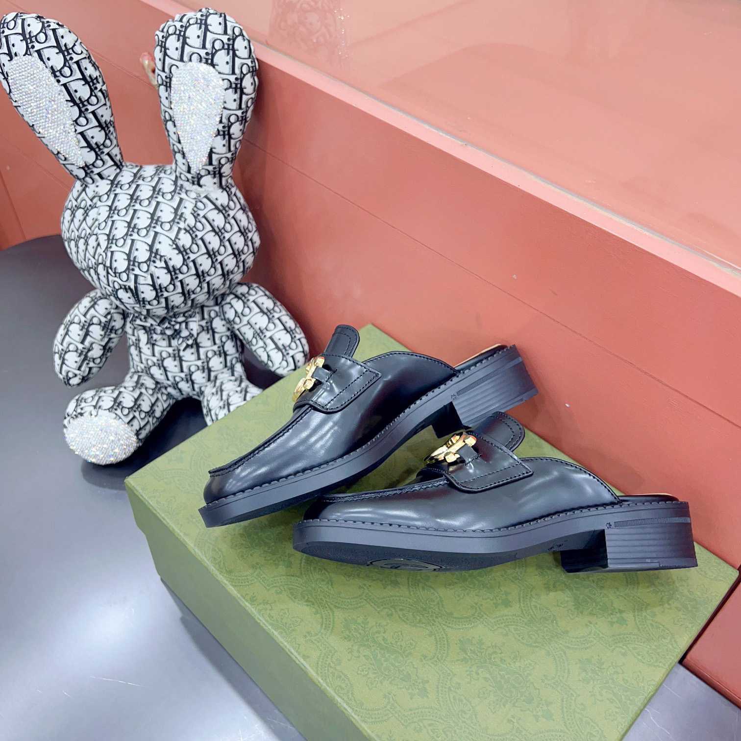 Gucci Women's Slipper With Interlocking G - DopestKickz