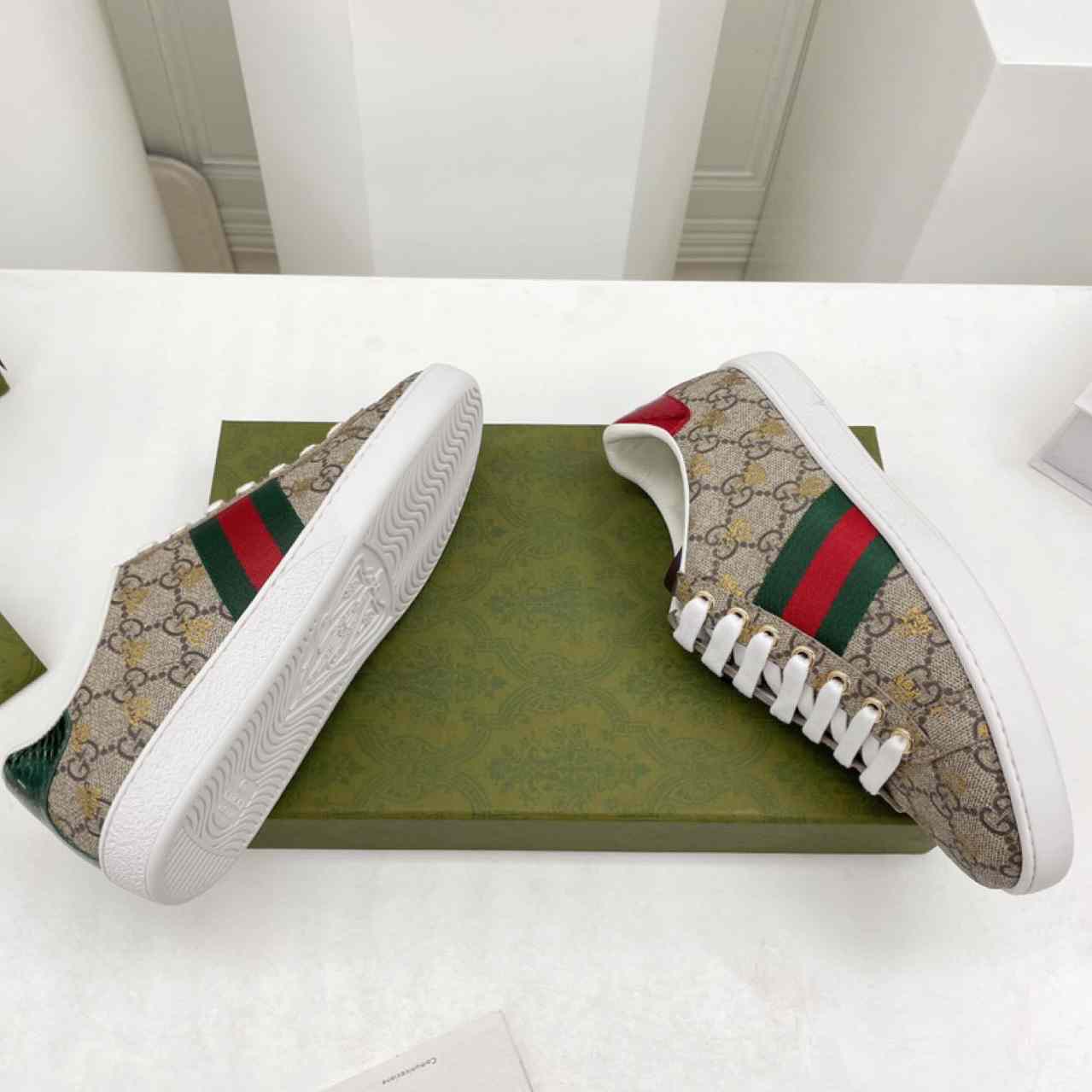 Gucci Ace GG Supreme Bees Sneaker - DopestKickz