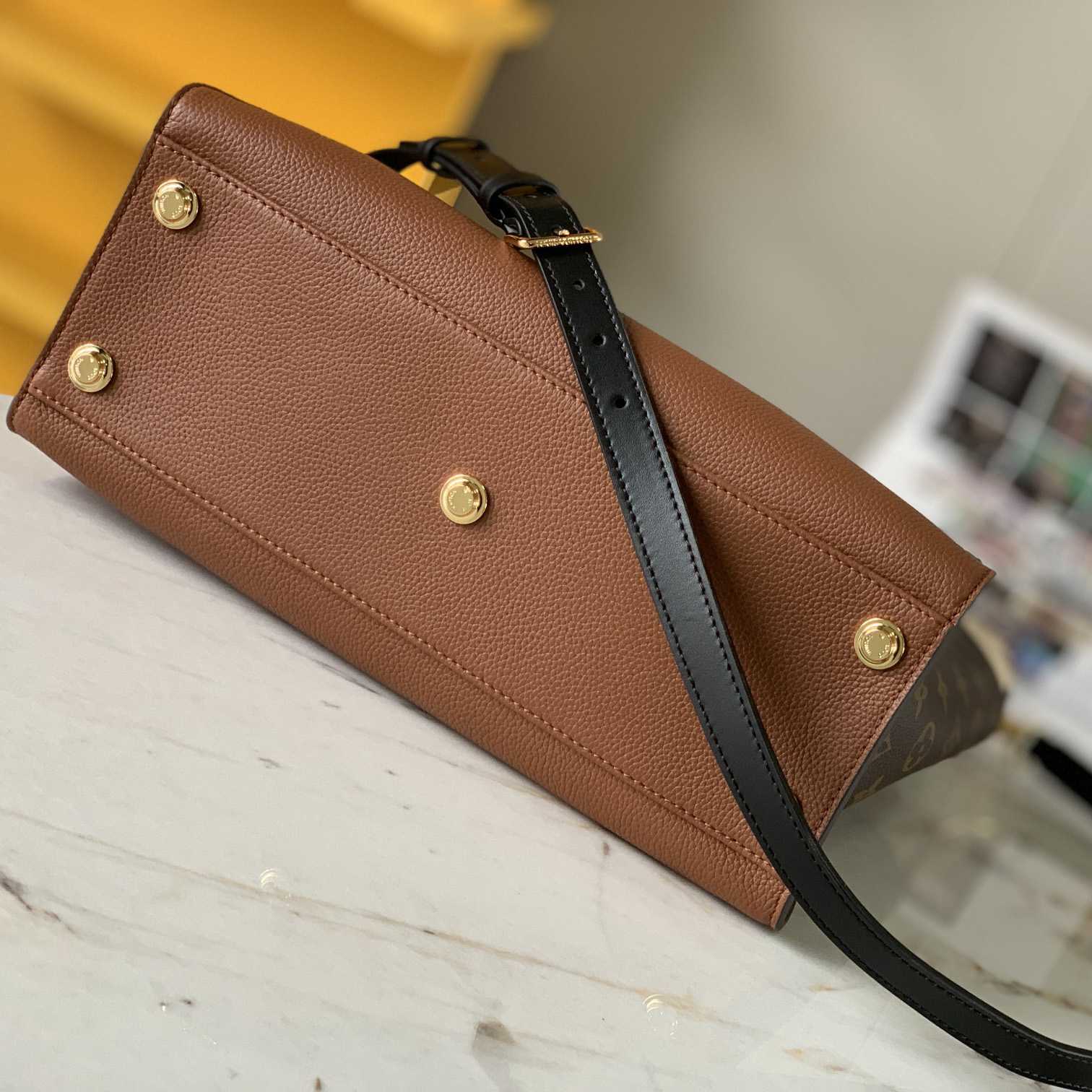 Louis Vuitton Leather Handbag(30.5-24.5-14CM)    M59645 - DopestKickz
