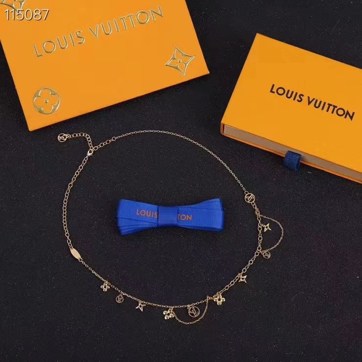 Louis Vuitton Necklace     - DopestKickz