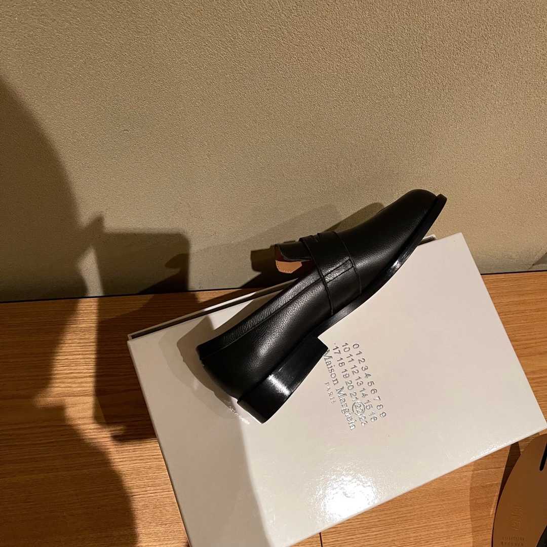 Maison Margiela Tabi Loafers - DopestKickz