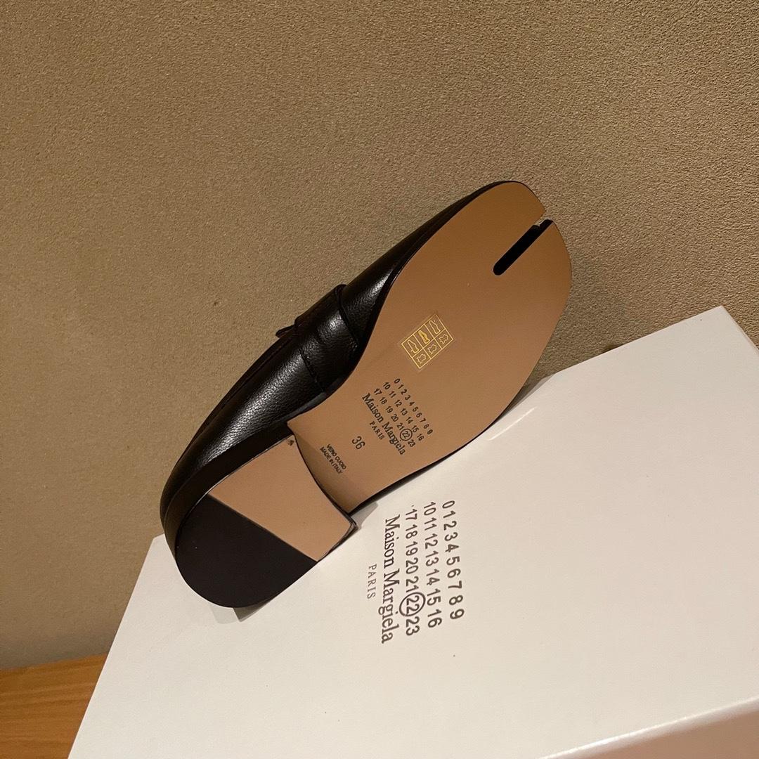 Maison Margiela Tabi Loafers - DopestKickz