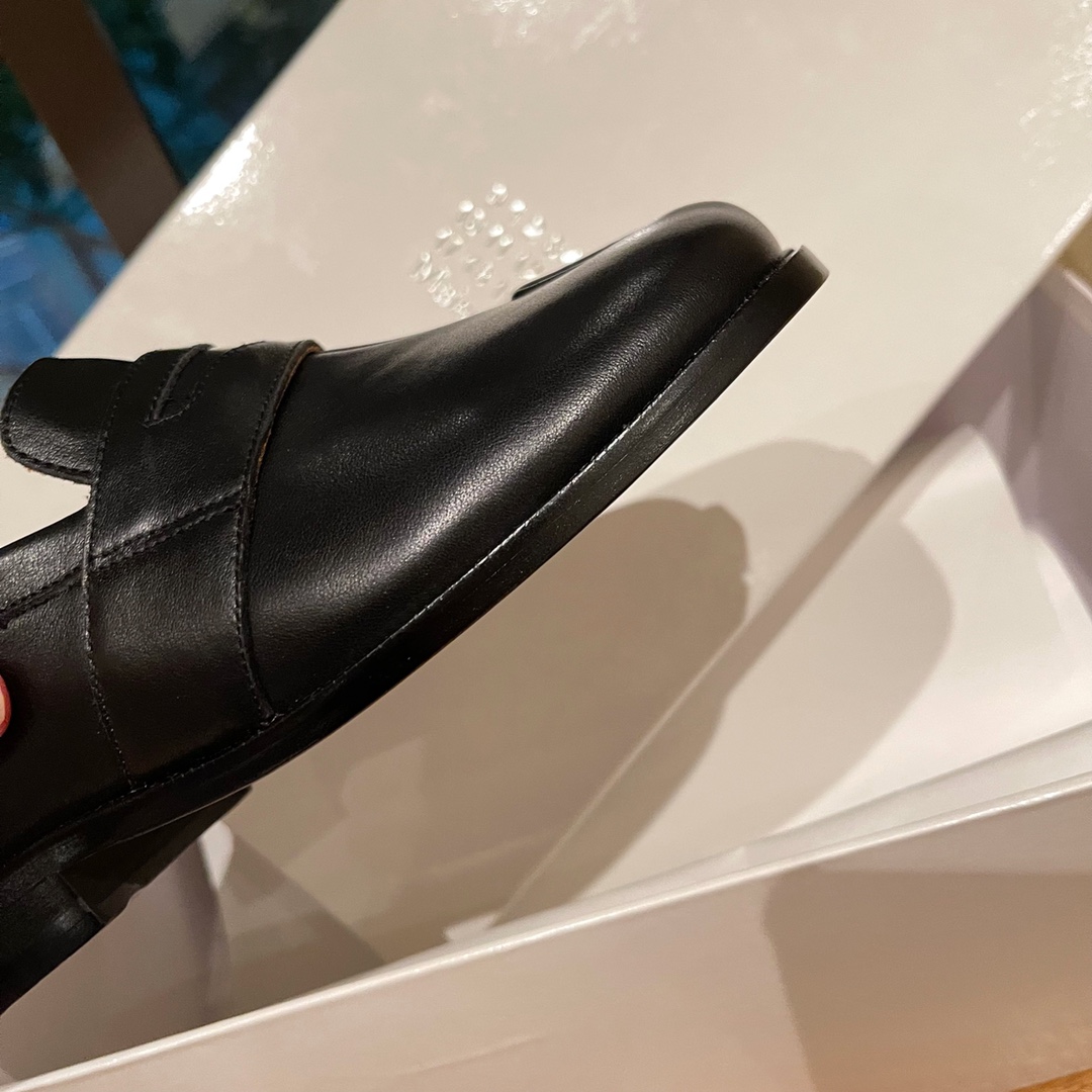 Maison Margiela Tabi Loafers - DopestKickz
