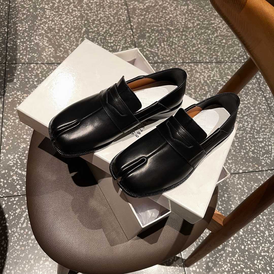 Maison Margiela Tabi Loafers - DopestKickz