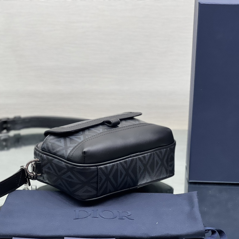 Dior Hit The Road Messenger Pouch(20.5-15-7 cm) - DopestKickz
