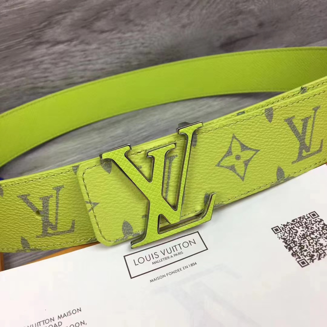 Louis Vuitton Intiales Reversible 40MM      - DopestKickz