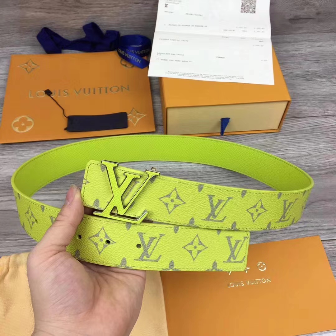 Louis Vuitton Intiales Reversible 40MM      - DopestKickz