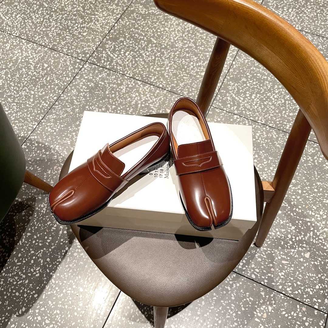 Maison Margiela Tabi Loafers - DopestKickz