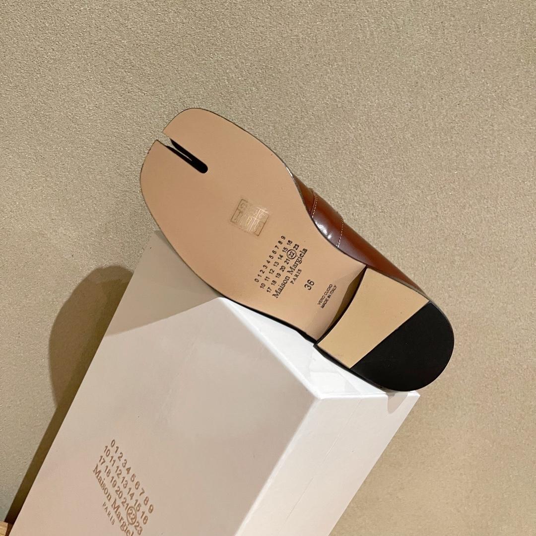 Maison Margiela Tabi Loafers - DopestKickz
