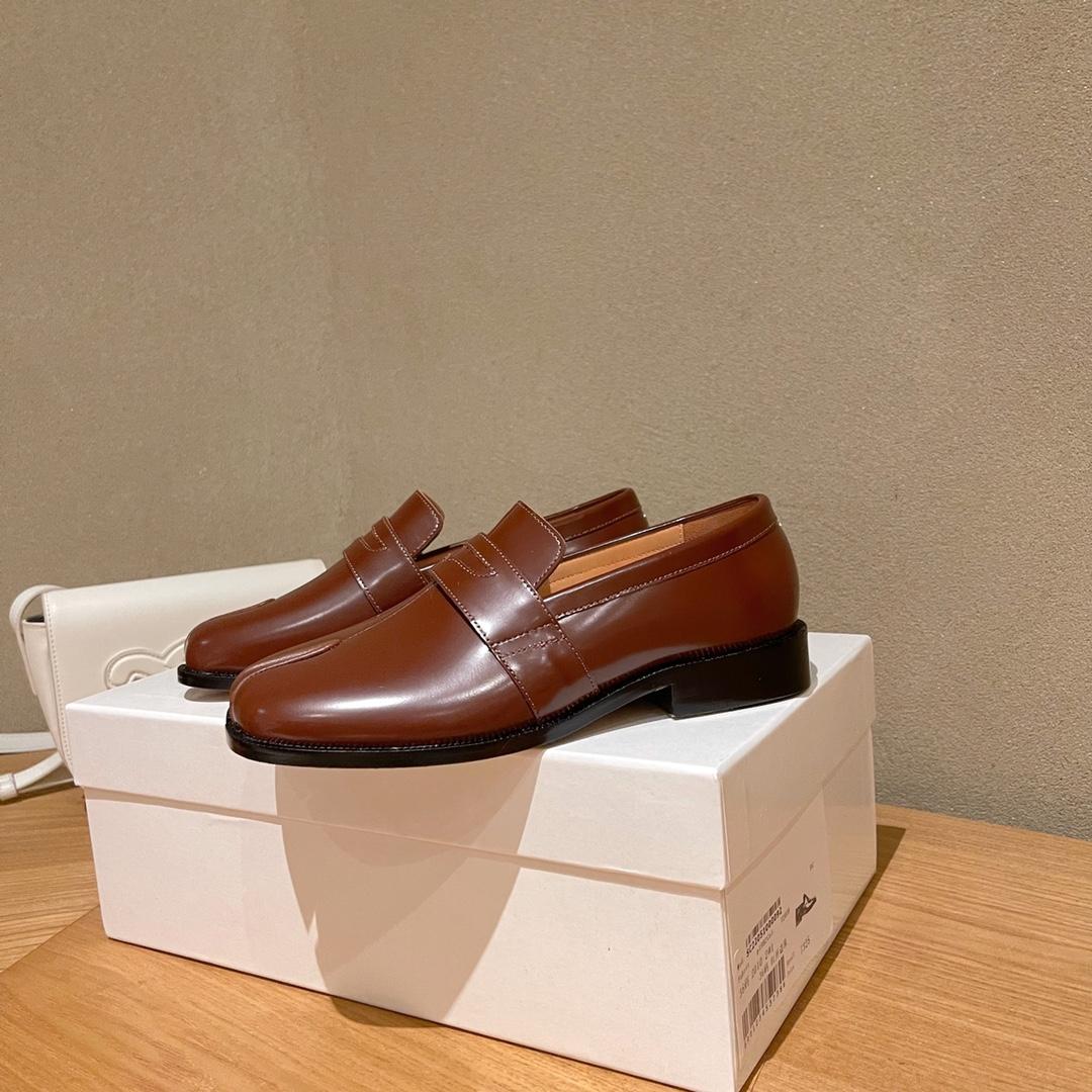 Maison Margiela Tabi Loafers - DopestKickz