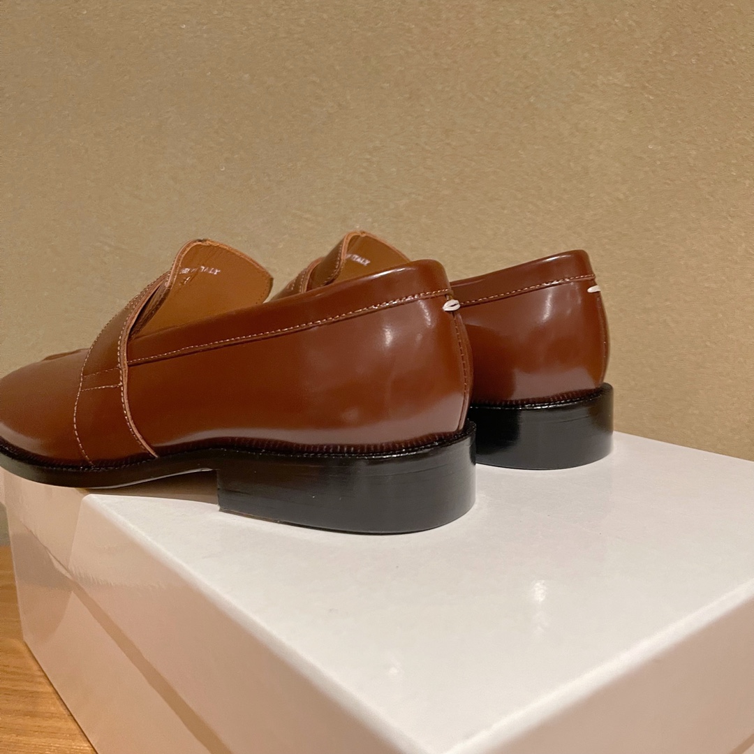 Maison Margiela Tabi Loafers - DopestKickz