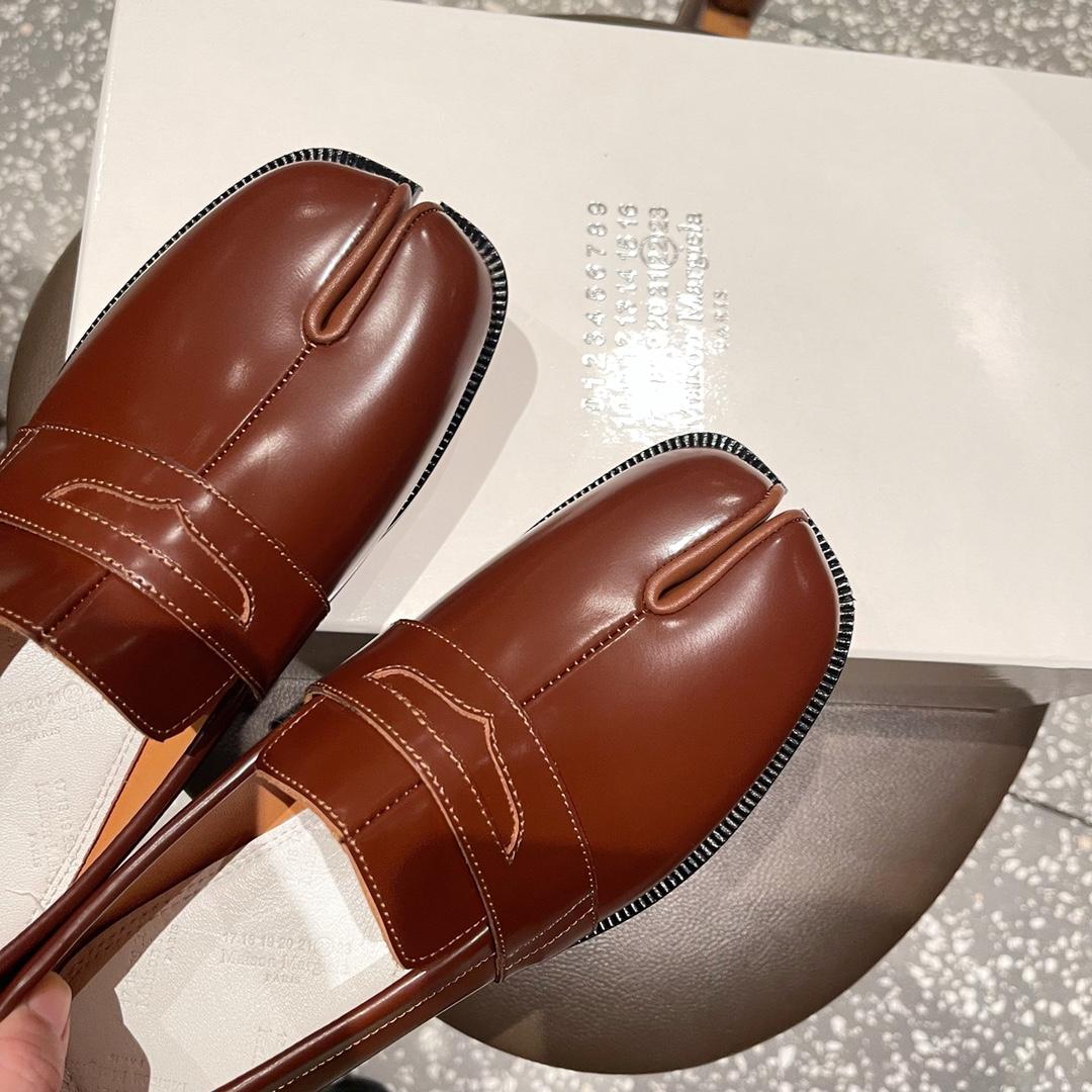 Maison Margiela Tabi Loafers - DopestKickz