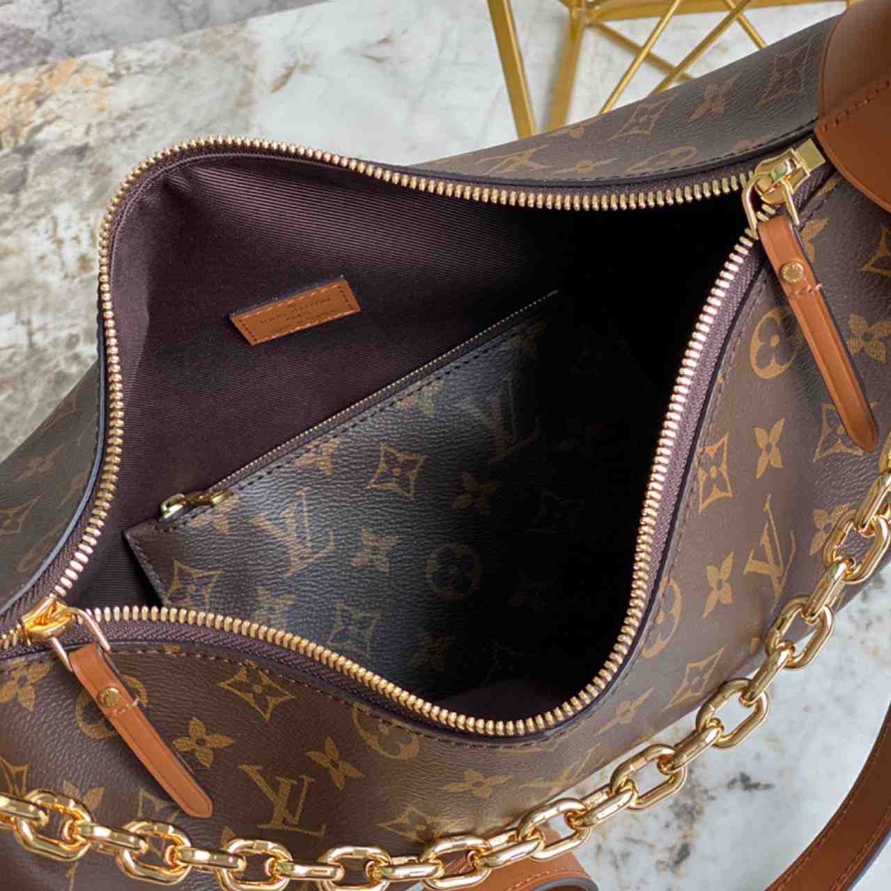 Louis Vuitton Loop Hobo(38-30-10cm)     M46311 - DopestKickz