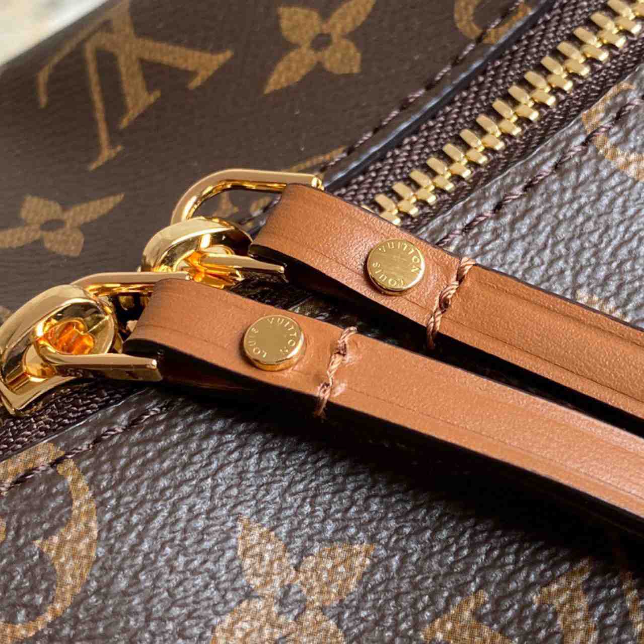Louis Vuitton Loop Hobo(38-30-10cm)     M46311 - DopestKickz
