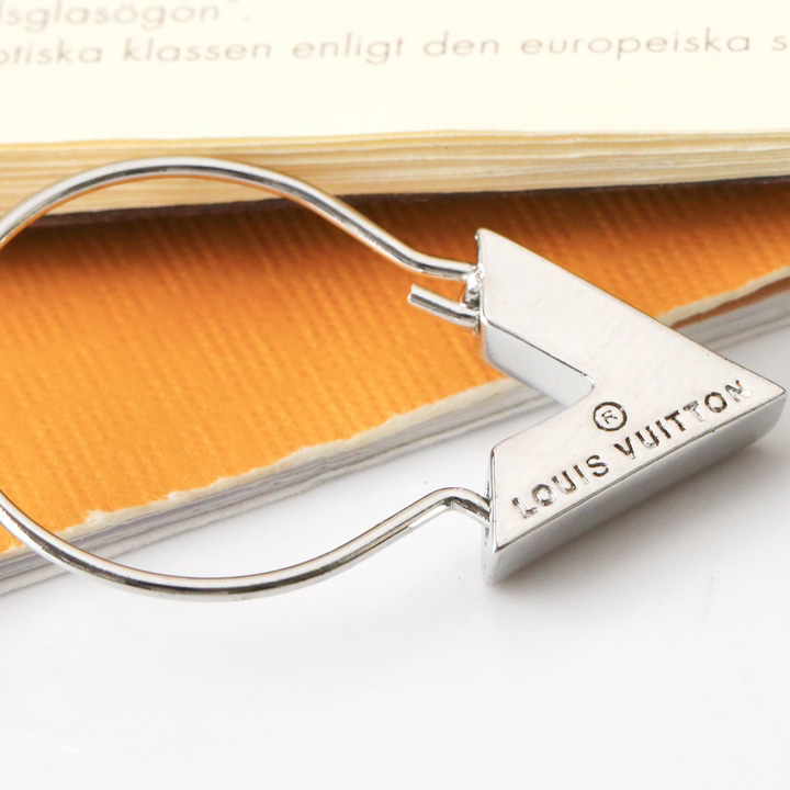 Louis Vuitton Essential V Hoops   M61088 - DopestKickz