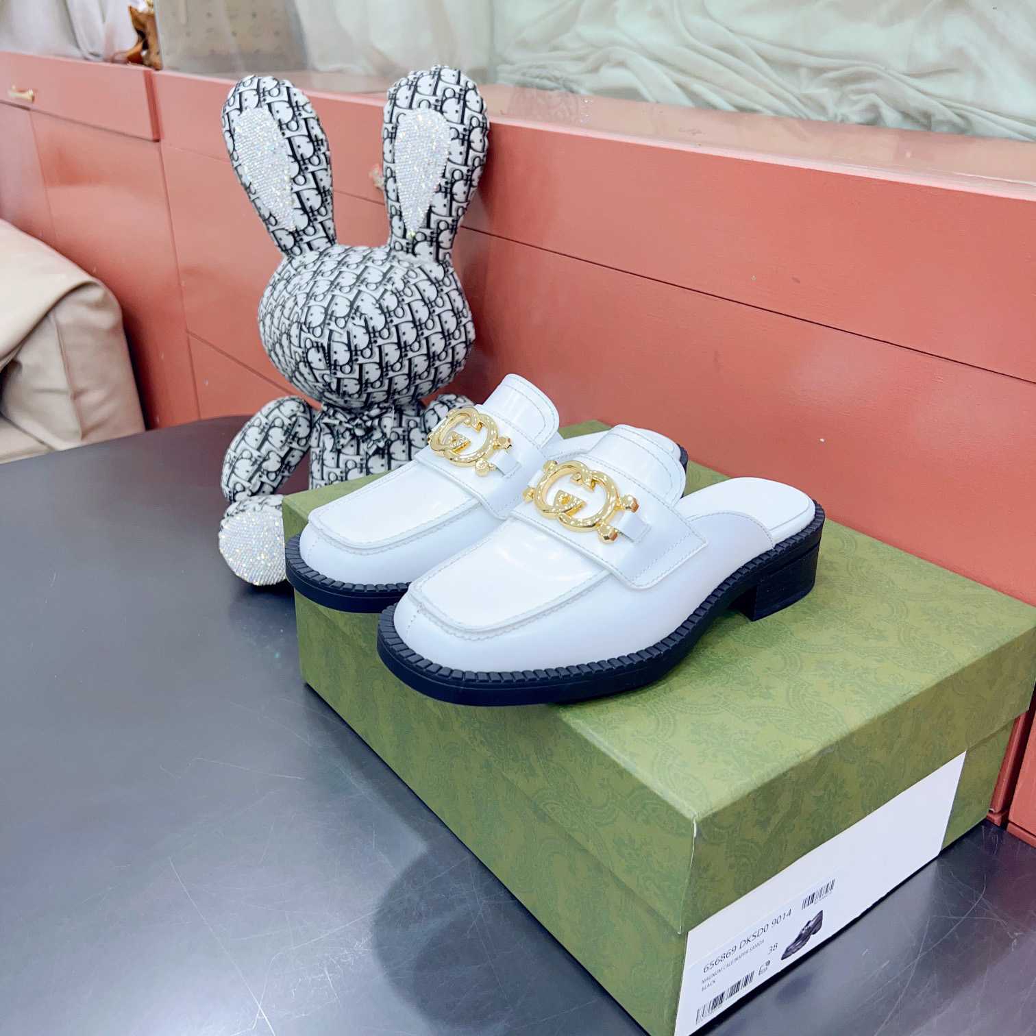 Gucci Women's Slipper With Interlocking G - DopestKickz